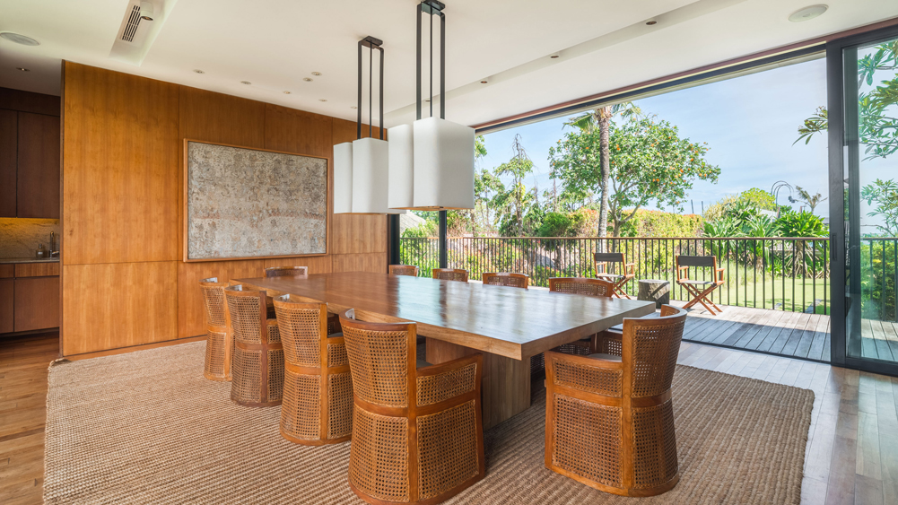 Arnalaya Beach House - Dining area with fantastic ocean view